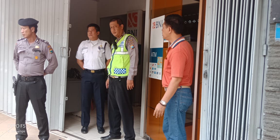 Unit Lantas & Unit Sabhara Polsek Semampir Patroli Perbankan