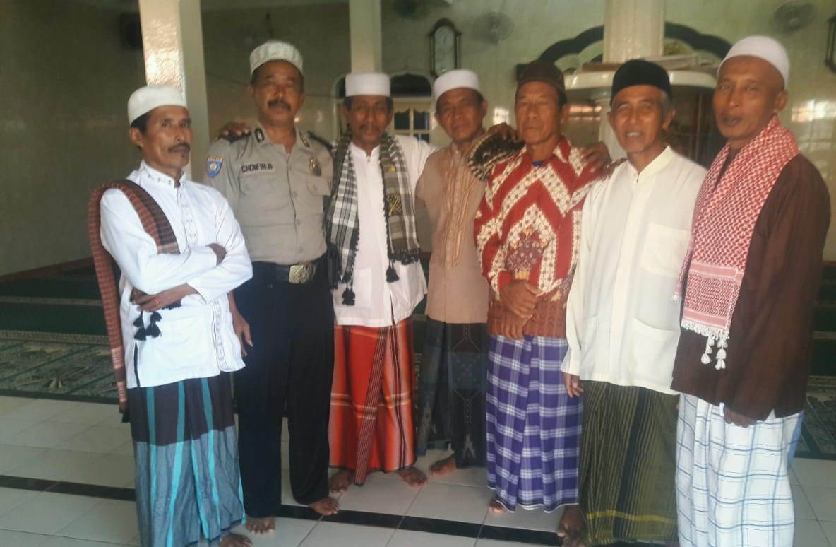 Babinkamtibmas Kenjeran Ajak Jamaah Masjid Tidak Terpengaruh Ajaran Radikal