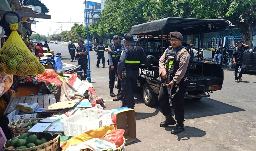 Satsabhara Polres Tanjung Perak Gelar Patroli Bareng Pelindo