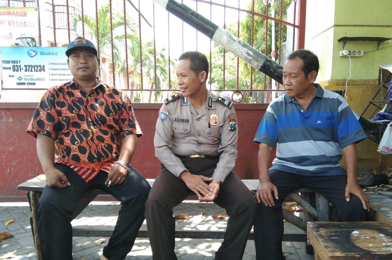 Polsek Kenjeran Gencar Sosialisasikan Program SPKT Door To Door