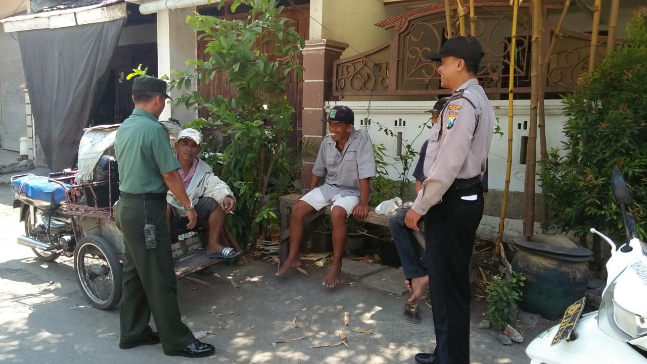 Tekan Kriminalitas Melalui Siskamling & Tamu Wajib Lapor