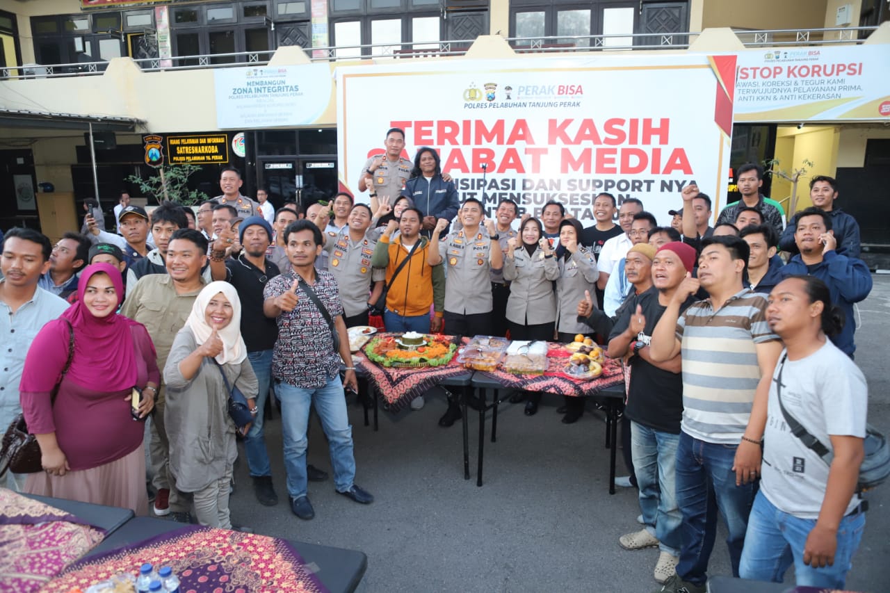 Polres Tanjung Perak Gelar Tasyakuran Bersama Wartawan Menandai Berakhirnya Ops Mantab Brata 2019
