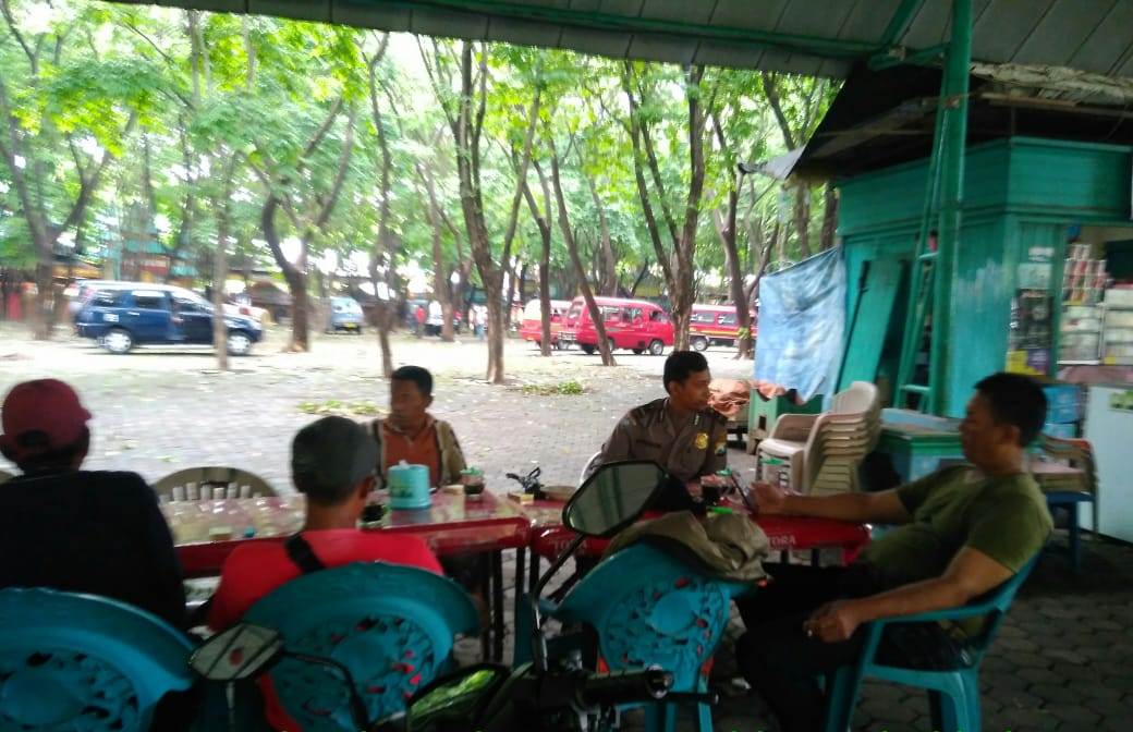Babinkamtibmas Sukolilo Baru Titip Pesan Kamtibmas ke Sekuriti