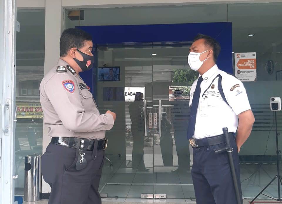 Babinkamtibmas Polsek Pabean Cantikan Lakukan Patroli Perbankan