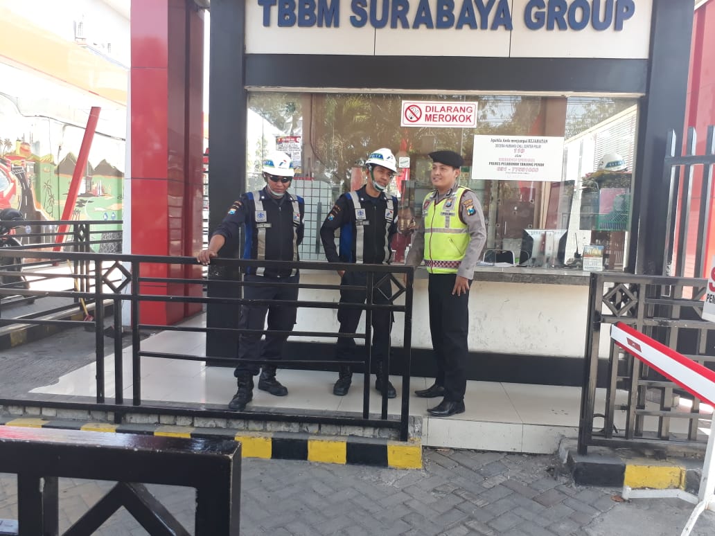 Satsabhara Polres Tanjung Perak Patroli Dialogis di Depo Pertamina