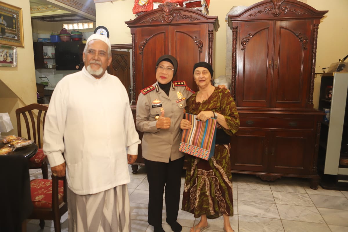 Kapolres Tanjung Perak Hadiri Peringatan 50 Tahun Pernikahan Habib Achmad Zein Al Kaff