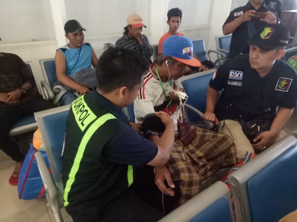 Urkes Polres Tanjung Perak Berikan Pelayanan Kesehatan Gratis Ke Pengungsi Wamena