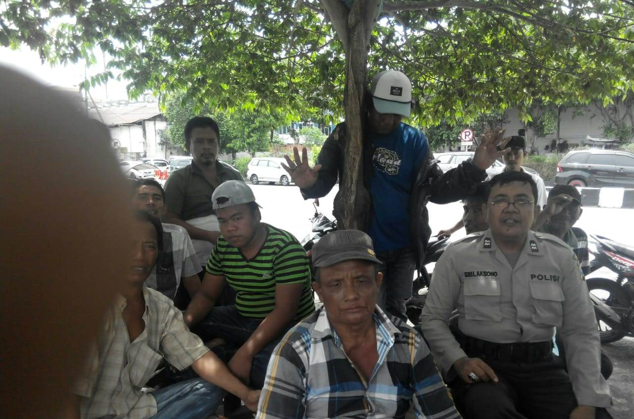 Babinkamtibmas Pegirian Sampaikan Himbauan Tertib Berlalu Lintas