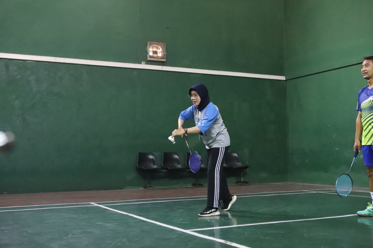 Cara Kapolres Tanjung Perak & PJU Tingkatkan Imunitas, Lewat Olahraga Badminton