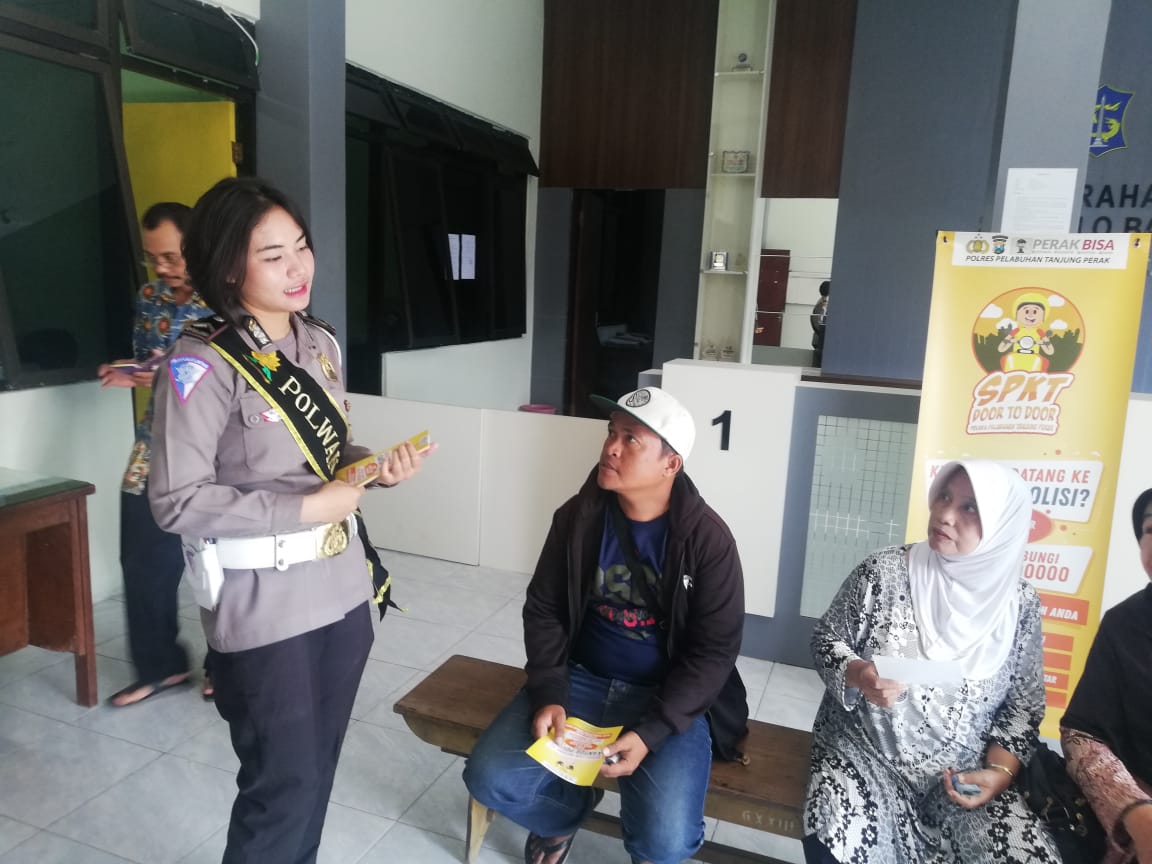 Polres Tanjung Perak Gencar Sosialisasikan SPKT Door To Door