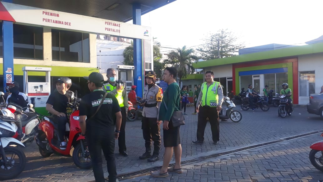 Kapolsek Krembangan Pimpin Pengamanan Jalur Bonek, Antisipasi Kericuhan