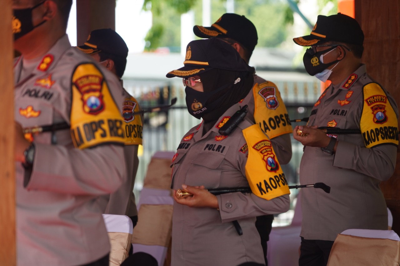 Kapolres Tanjung Perak Hadiri Apel Siaga Darurat & Gelar Peralatan Penanggulangan Bencana Hidrometeorologi