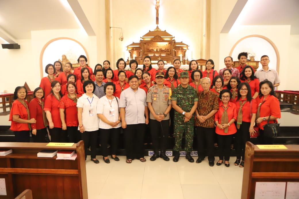 Kapolres Tanjung Perak Titip Pesan Dukung Pemilu Damai di Hadapan Jemaat Gereja