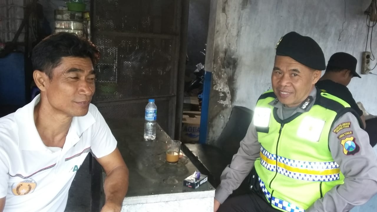 Babinkamtibmas Asemrowo Titip Pesan Waspada Curanmor ke Tomas