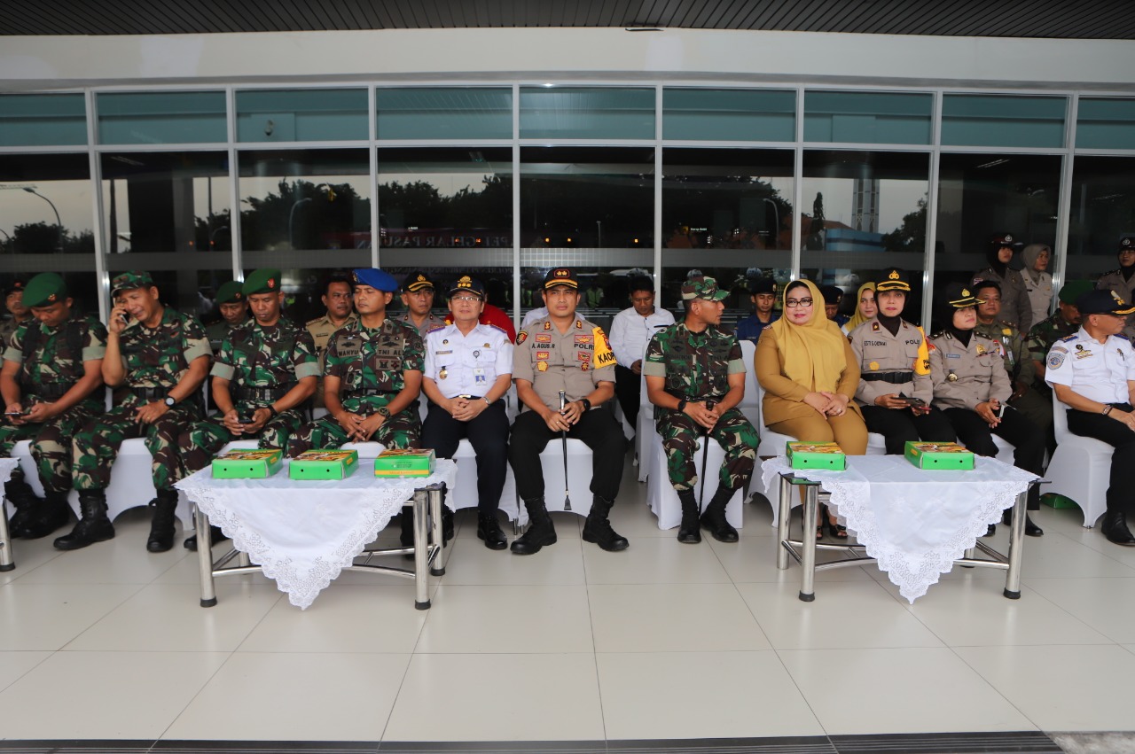 Kapolres Tanjung Perak Pimpin Apel Persiapan Pengamanan Malam Tahun Baru