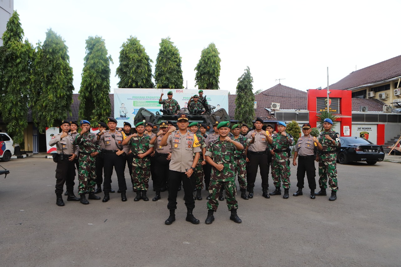 Kapolres Tanjung Perak Unjuk Kekuatan Personil Pengamanan Pemilu