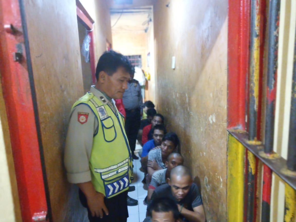 Pastikan Kesehatan Tahanan, Polsek Semampir Rutin Pengecekan Pagi-Malam