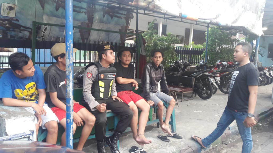 Satsabhara Polres Tanjung Perak Patroli Pemukiman Jalan Teluk Aru Utara