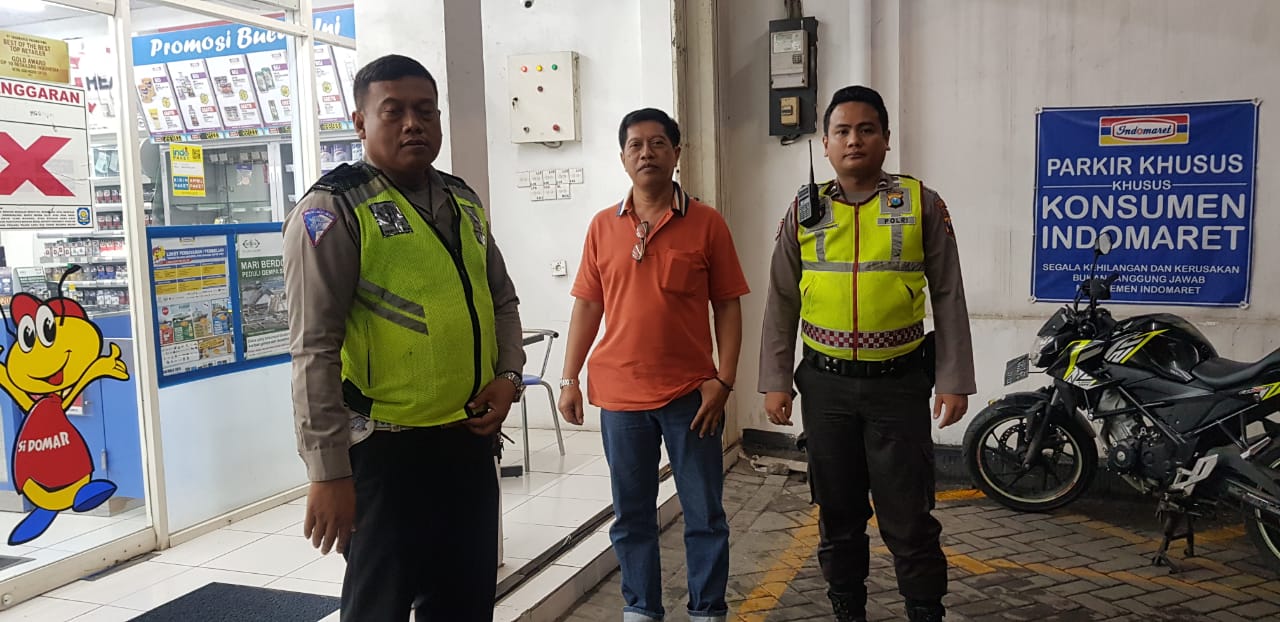 Polsek Semampir Gelar Patroli Dialogis di Mini Market, Cegah Kriminalitas 3C