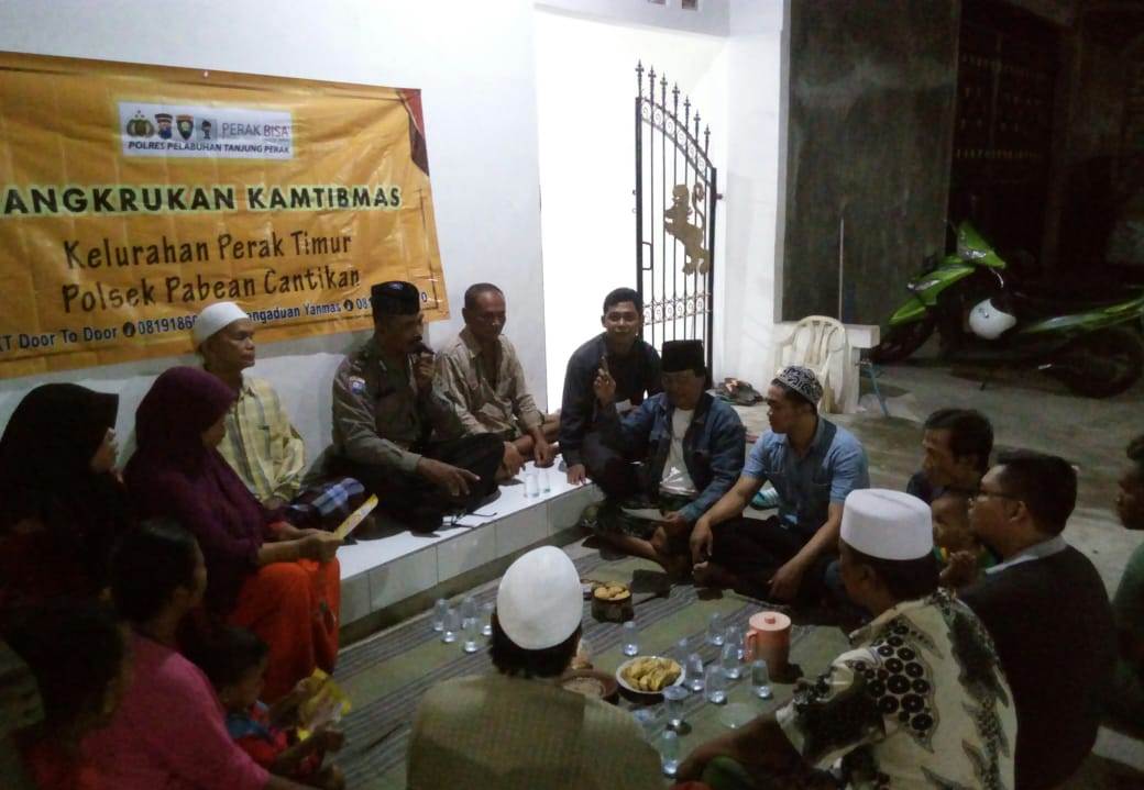 Babinkamtibmas Perak Timur Sosialisasikan Program Unggulan & SPKT Door To Door