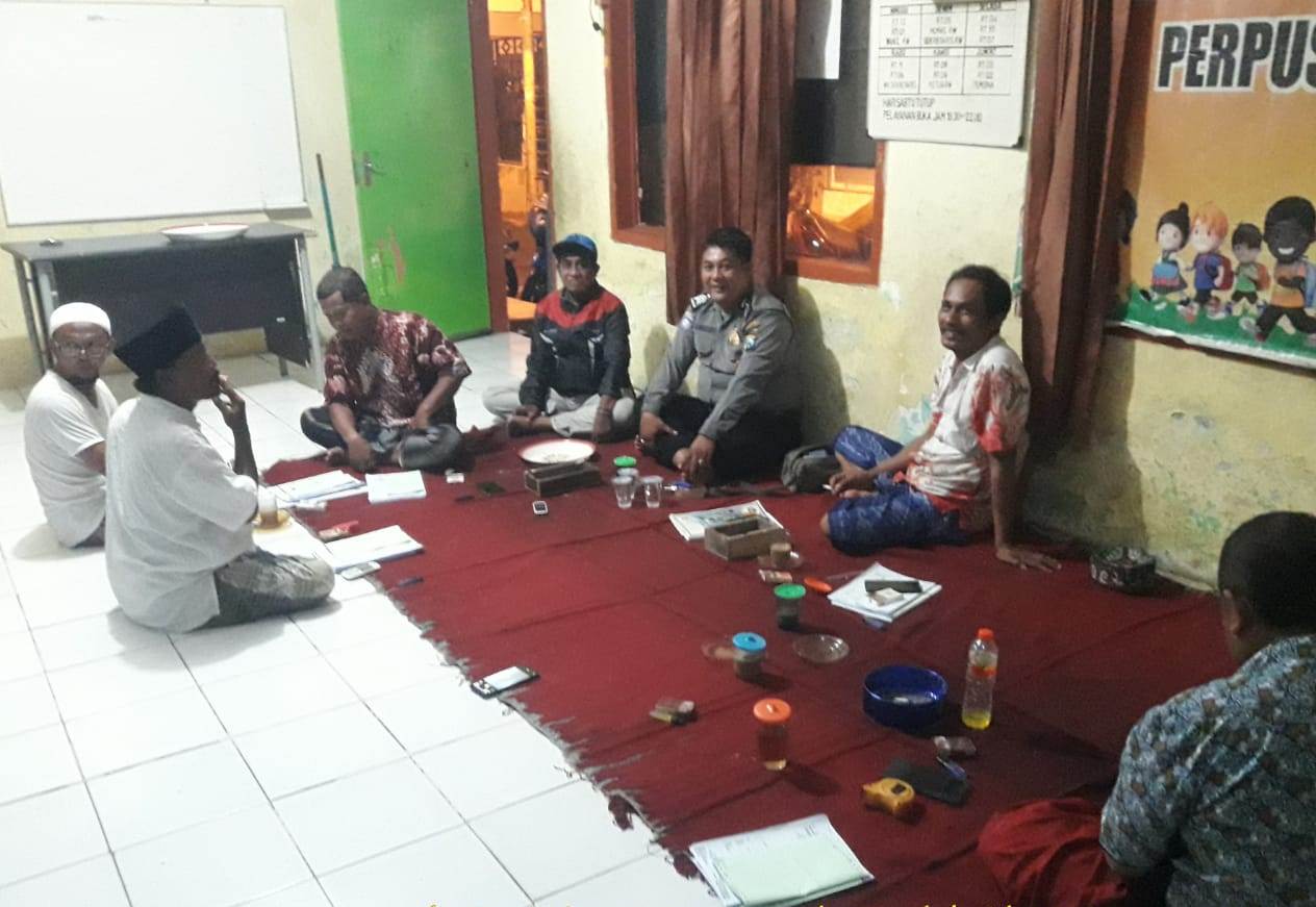 Sambang Pemukiman, Babinkamtibmas Ujung Sampaikan Pesan Jaga Kerukunan