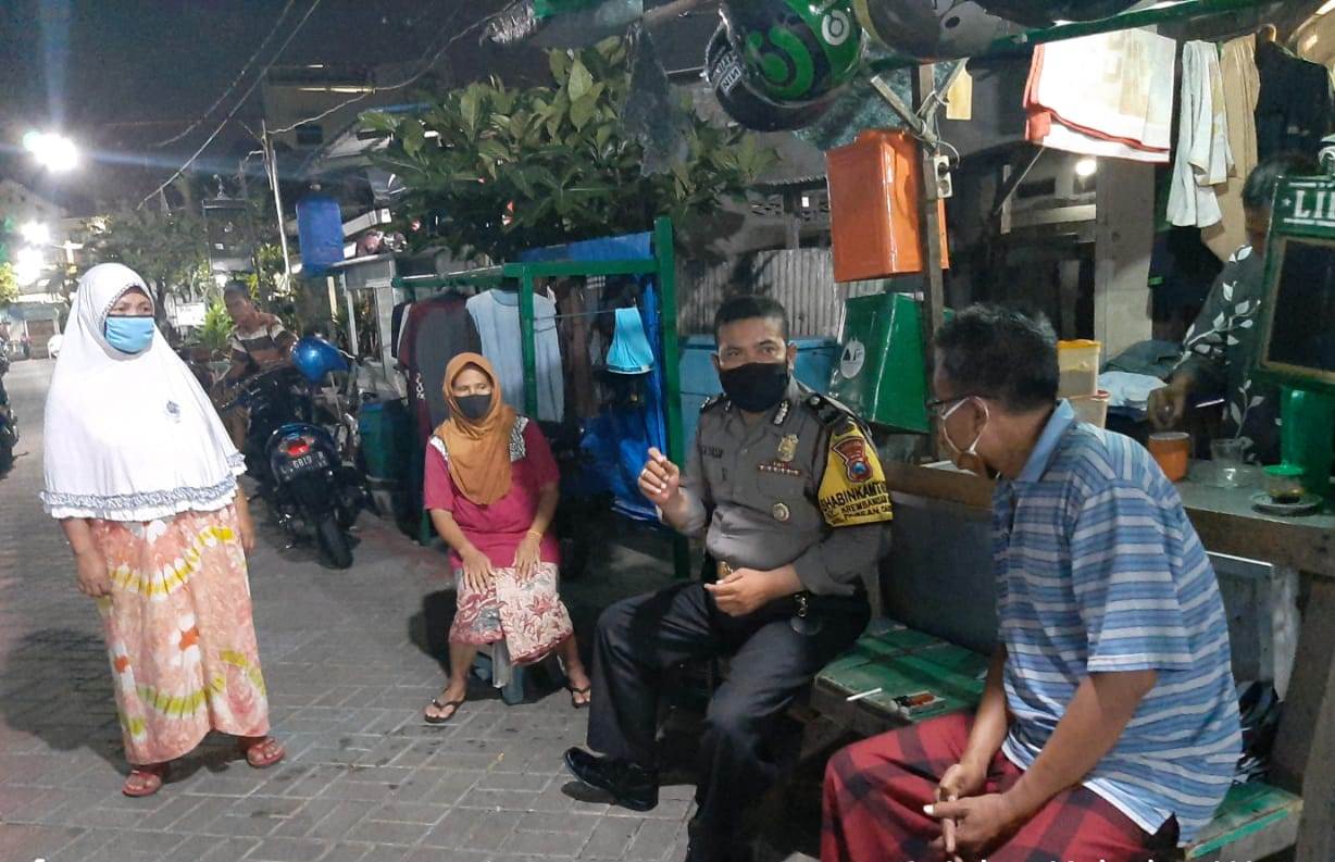 Babinkamtibmas Krembangan Utara Sosialisasikan Pentingnya Penggunaan Masker