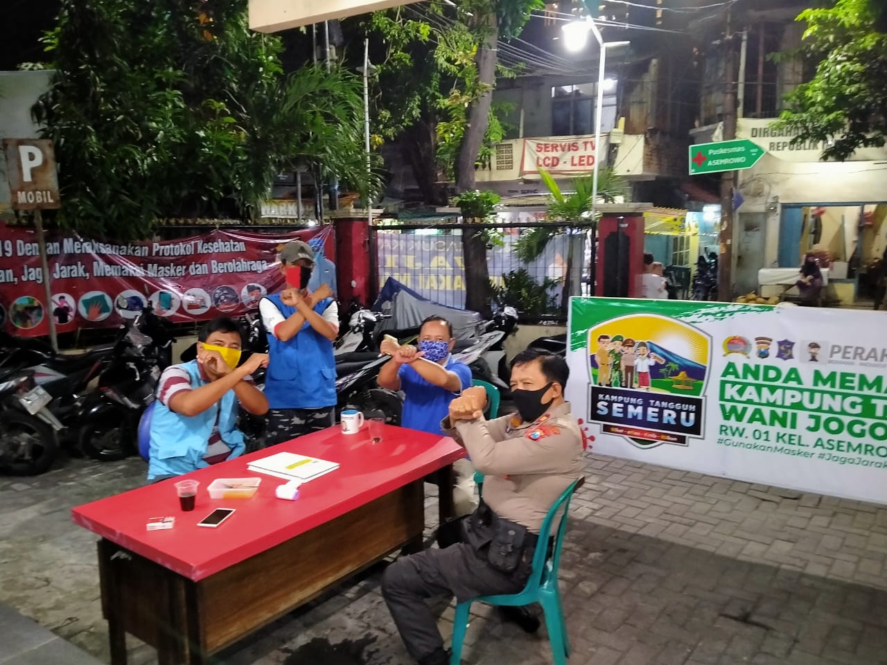 Kanit Sabhara Polsek Asemrowo Pantau Kampung Tangguh Berikan Arahan Penerapan Protokol Covid-19