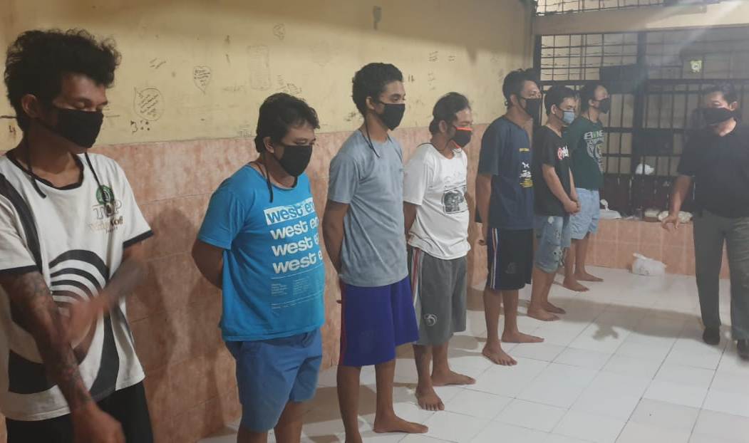 Polsek Krembangan Lakukan Pengecekan Tahanan, Antisipasi Penyelundupan Narkoba & Senjata Tajam