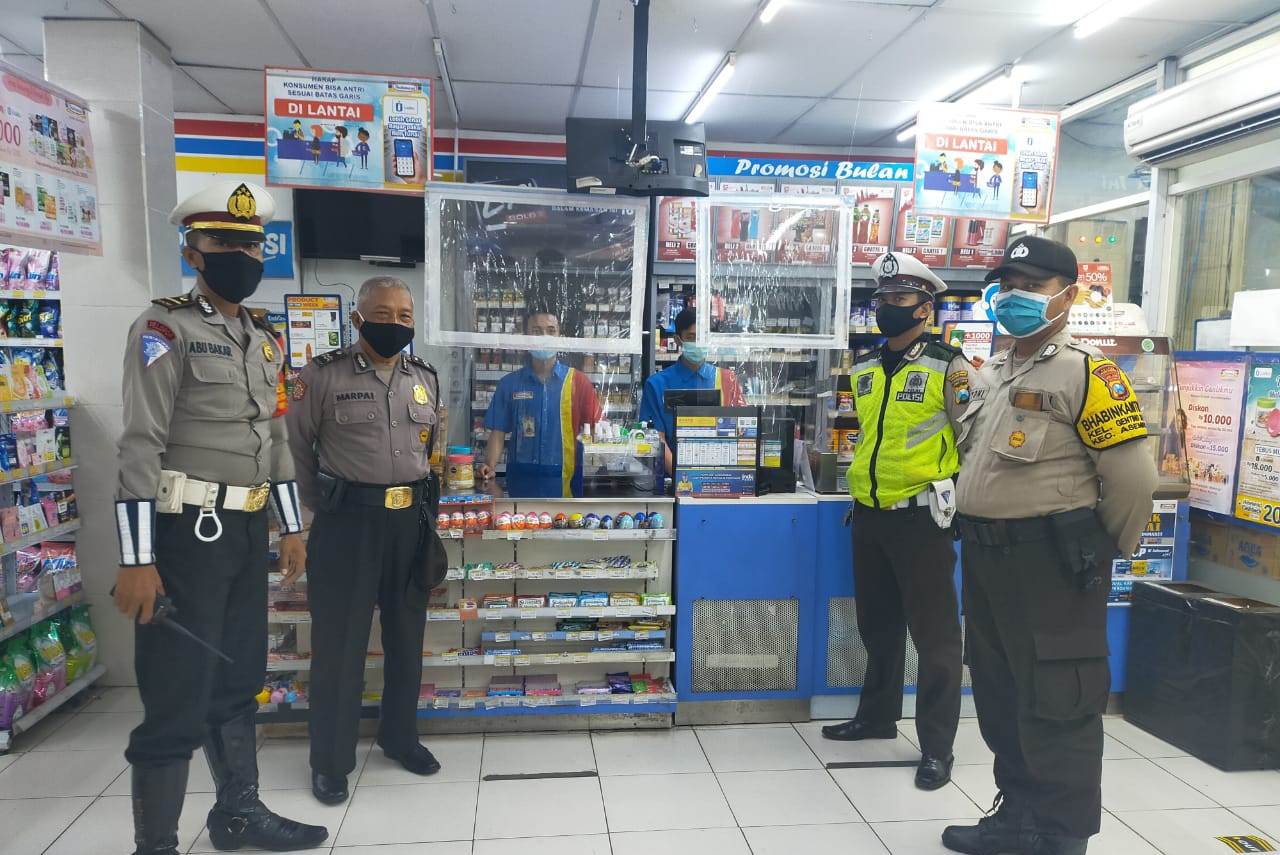 Pantau Situasi Kamtibmas di Wilayah, Polsek Asemrowo Rutin Lakukan Patroli Malam