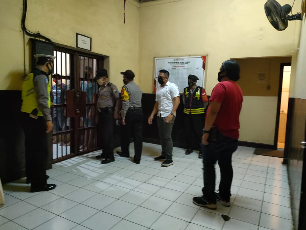 Cegah Tahanan Melarikan Diri, Polsek Pabean Cantikan Lakukan Pengecekan Setiap Hari