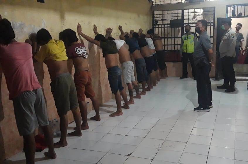 Rutin Lakukan Pengecekan Ruang Tahanan, Polsek Krembangan Antisipasi Penyelundupan Barang Terlarang