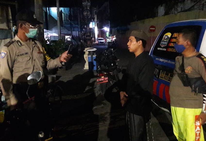 Stop Covid-19, Polsek Pabean Cantikan Terus Lakukan Operasi Penertiban Masker