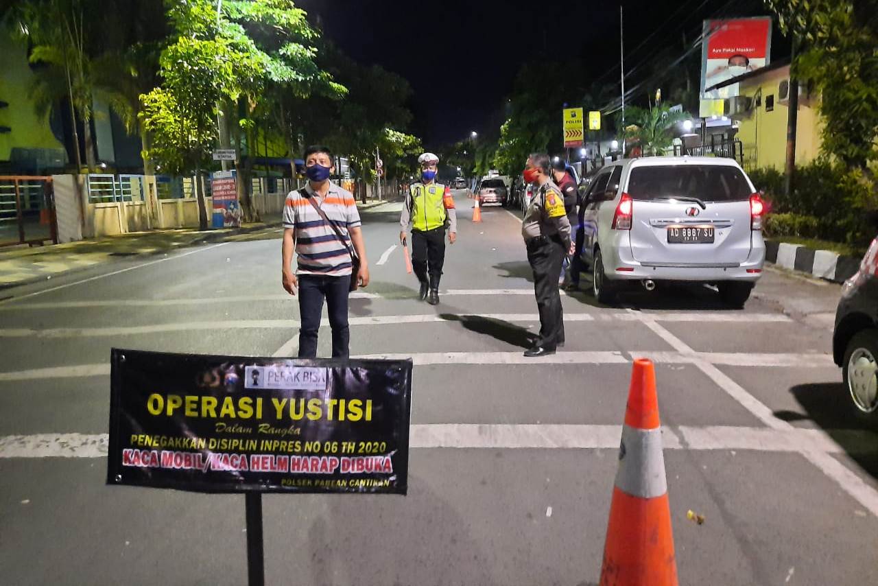 Polsek Pabean Cantikan Lakukan Operasi Penertiban Masker di Jalan Stasiun Kota
