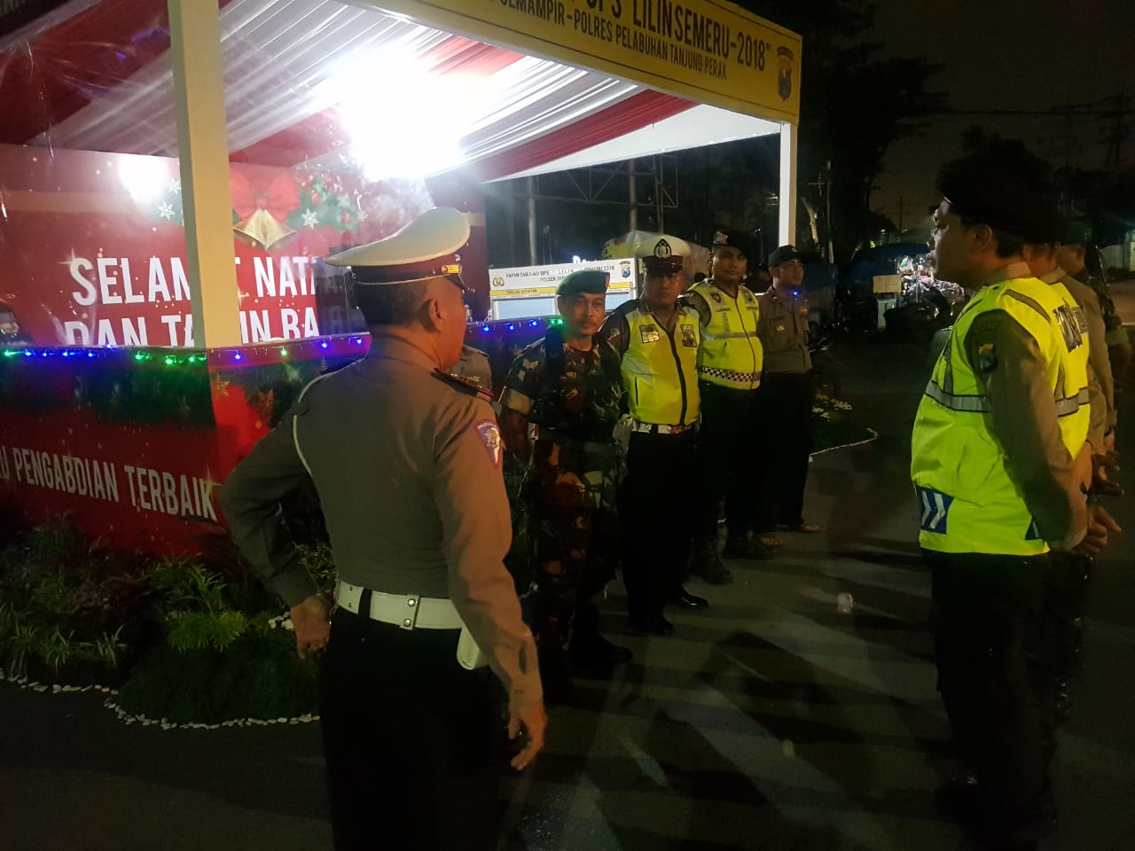 Kanit Lantas Polsek Semampir Pimpin Apel Penjagaan Pospam Hari Pertama