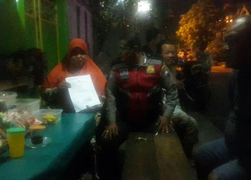 Babinkamtibmas Krembangan Utara Bantu Warga Mengurus Laporan Kehilangan