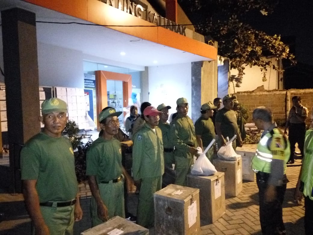 Pilgub di Wilayah Asemrowo Berlangsung Tertib