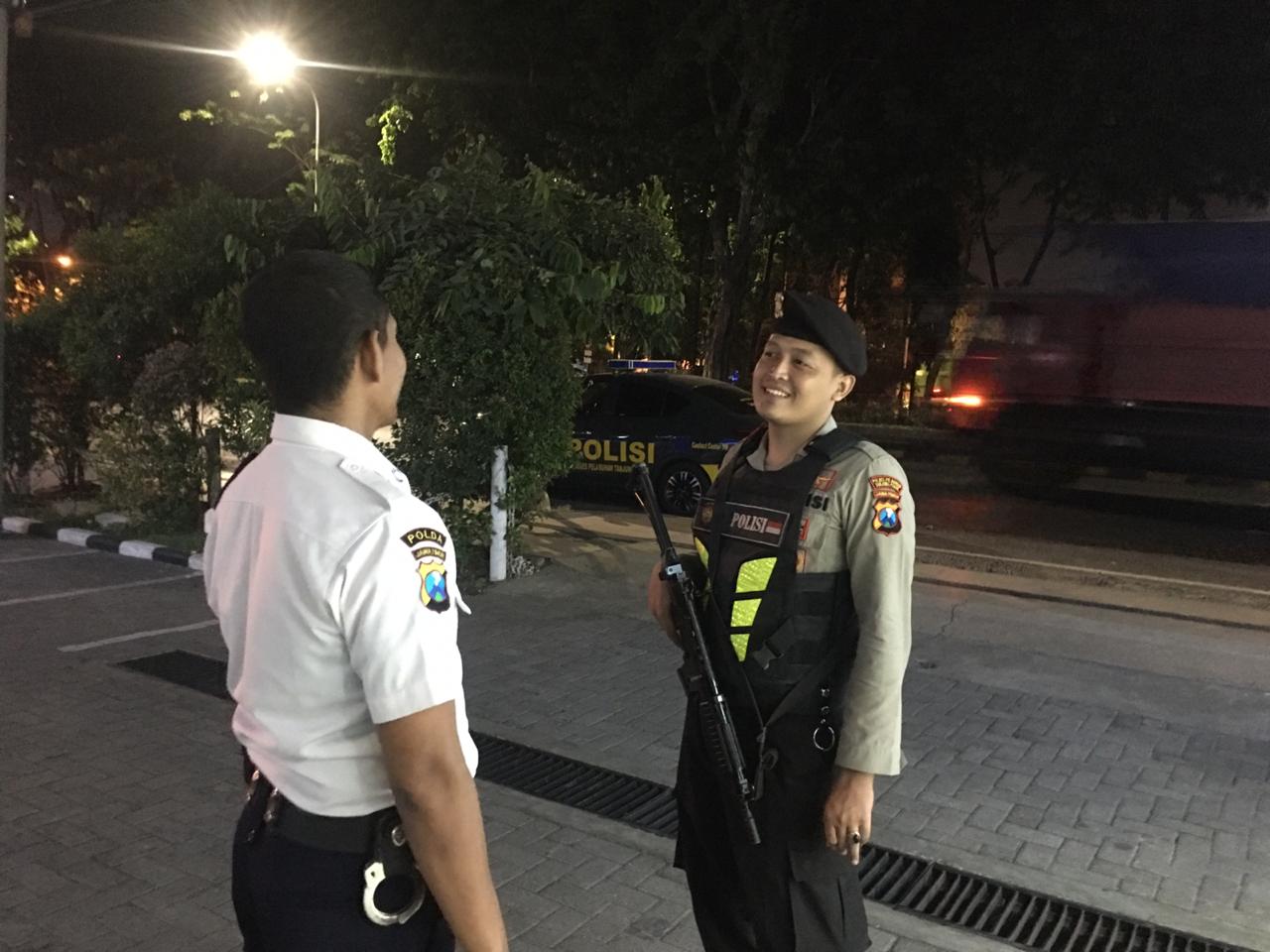 Satsabhara Polres Tanjung Perak Gelar Patroli Perbankan di Malam Hari