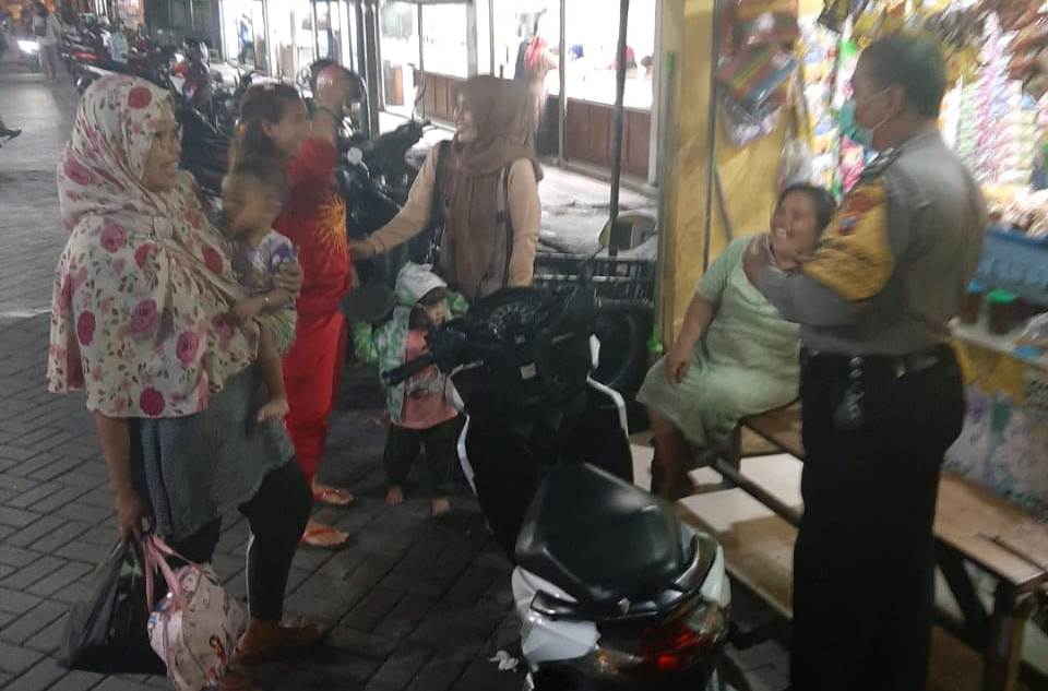 Babinkamtibmas Krembangan Utara Sosialisasi Pencegahan Virus Corona Ke Warga Kebalen