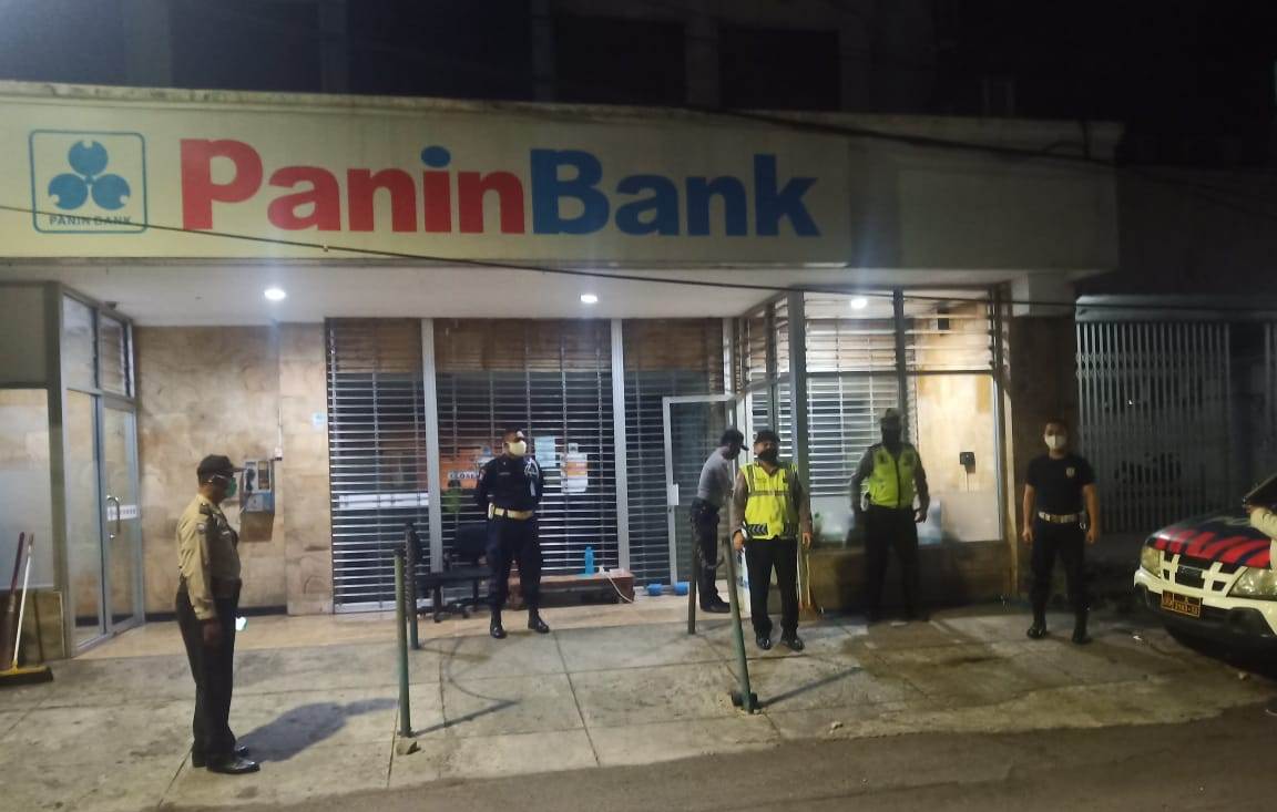 Gelar Patroli Perbankan, Polsek Pabean Cantikan Sampaikan Pesan Waspada Orang Tak Dikenal