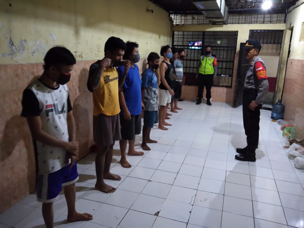 Cegah Penyelundupan Barang Terlarang, Polsek Krembangan Lakukan Pengecekan Ruang Tahanan Setiap Hari