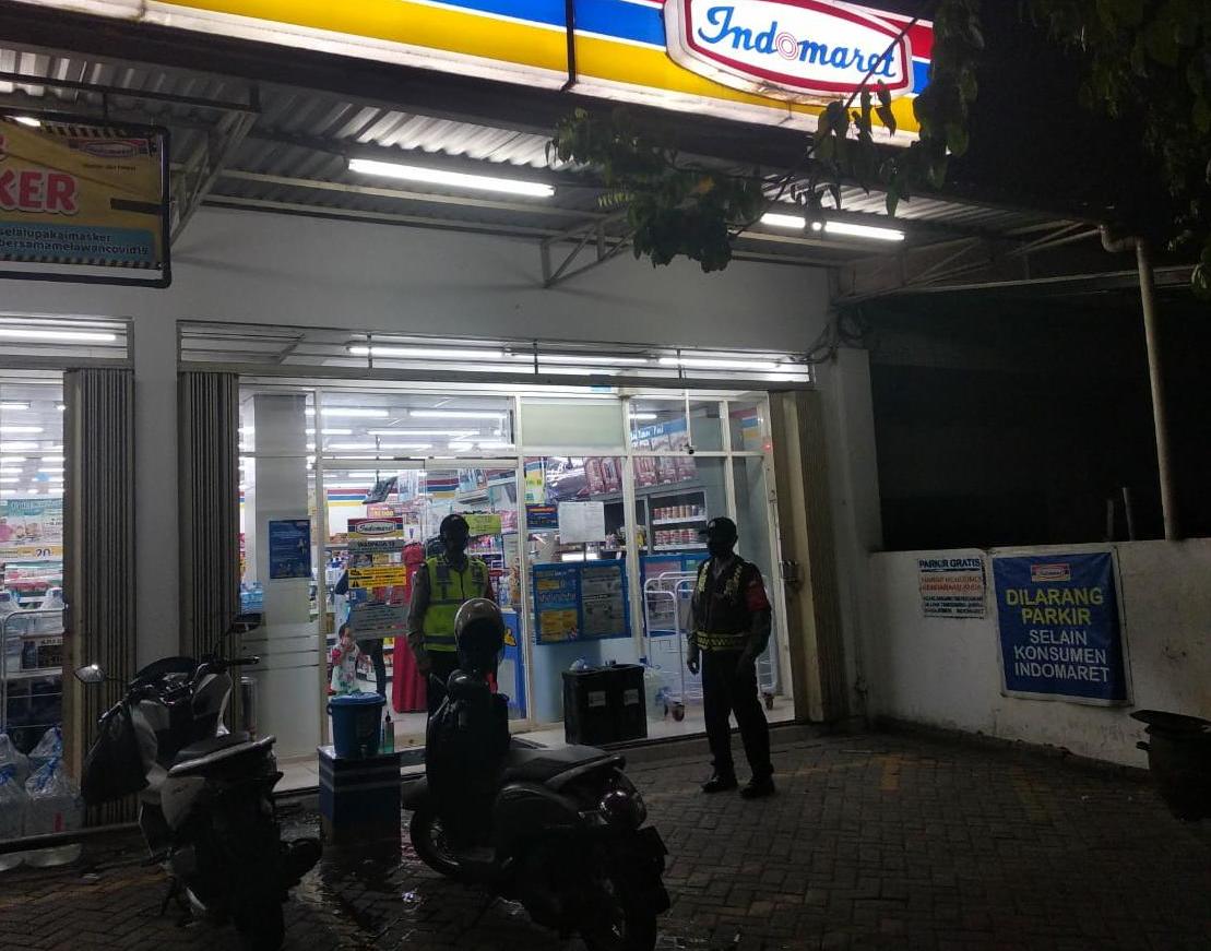 Polsek Pabean Cantikan Lakukan Patroli Malam di Mini Market, Antisipasi Pencurian