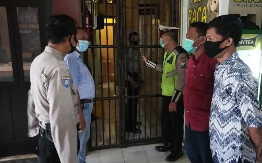 Polsek Asemrowo Pantau Kesehatan Tahanan Lewat Pengecekan Setiap Hari