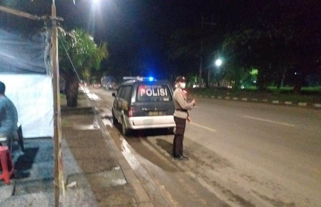 Polsek Asemrowo Lakukan Patroli Mobile di Malam Hari, Antisipasi Begal Motor & Balap Liar