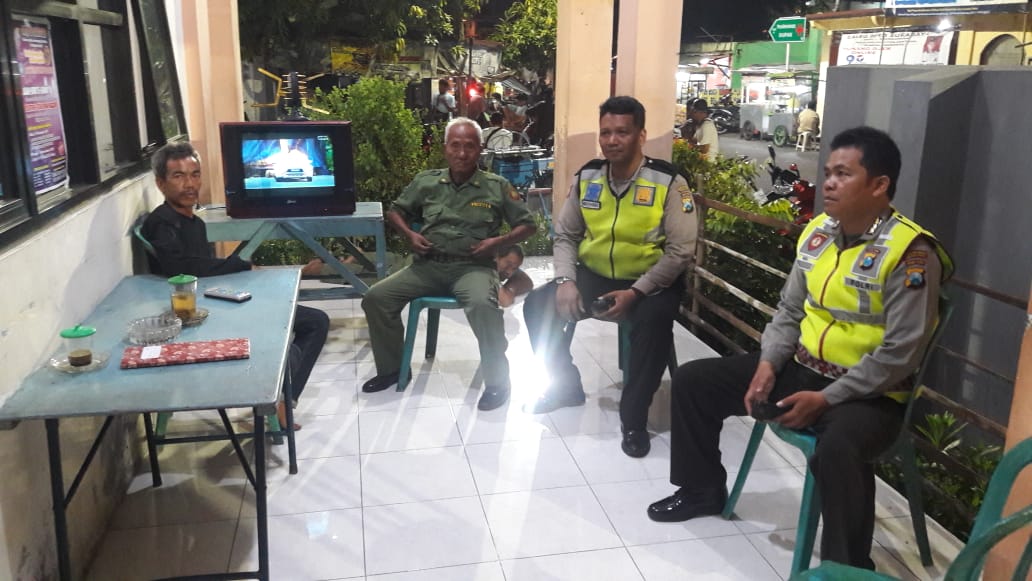 Unit Sabhara Polsek Krembangan Patroli Pemukiman Dupak Bangunsari