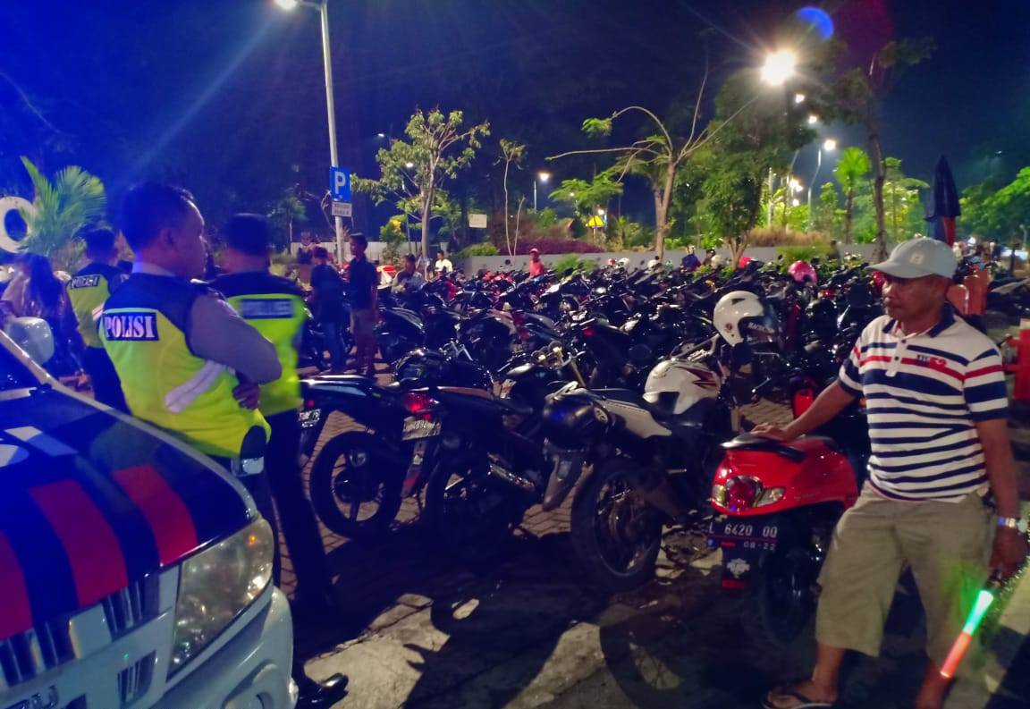 Unit Lantas & Unit Sabhara Polsek Kenjeran Patroli Malam Cegah 3C