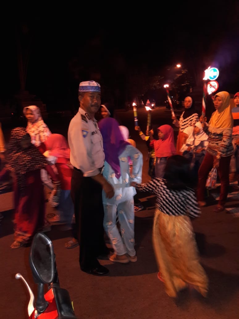 Polsek Kenjeran Kawal Takbir Keliling di Kampung-kampung