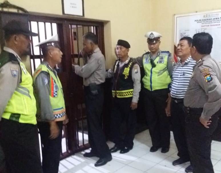 Antisipasi Penyelundupan Narkoba, Polsek Pabean Cantikan Lakukan Pengecekan Ruang Tahanan