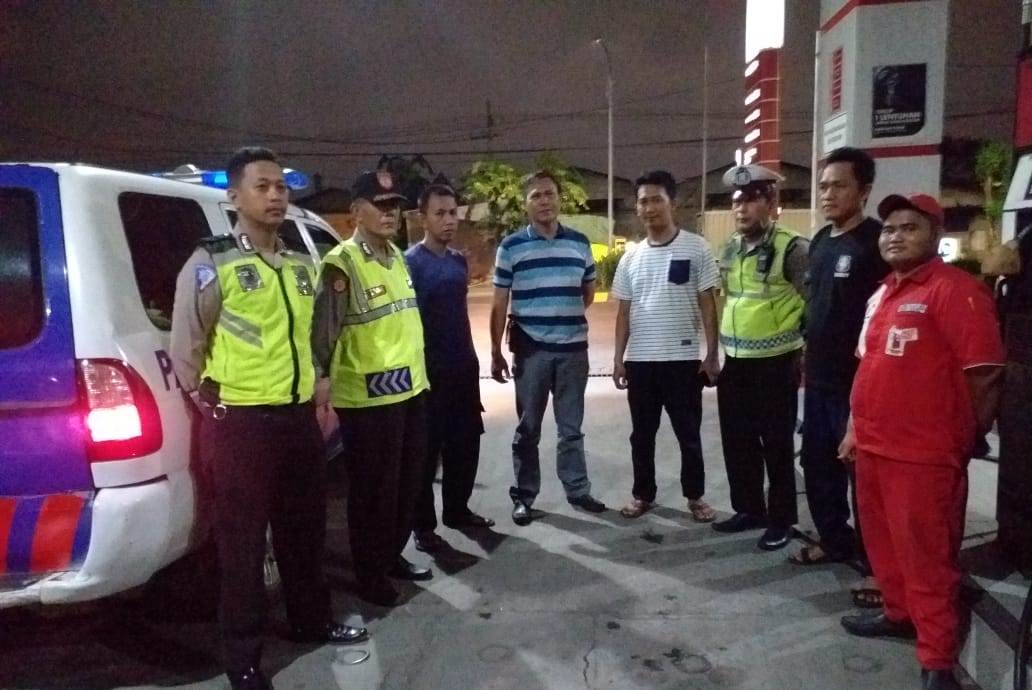 Polsek Asemrowo Sambang SPBU, Dalam Rangka Patroli Malam