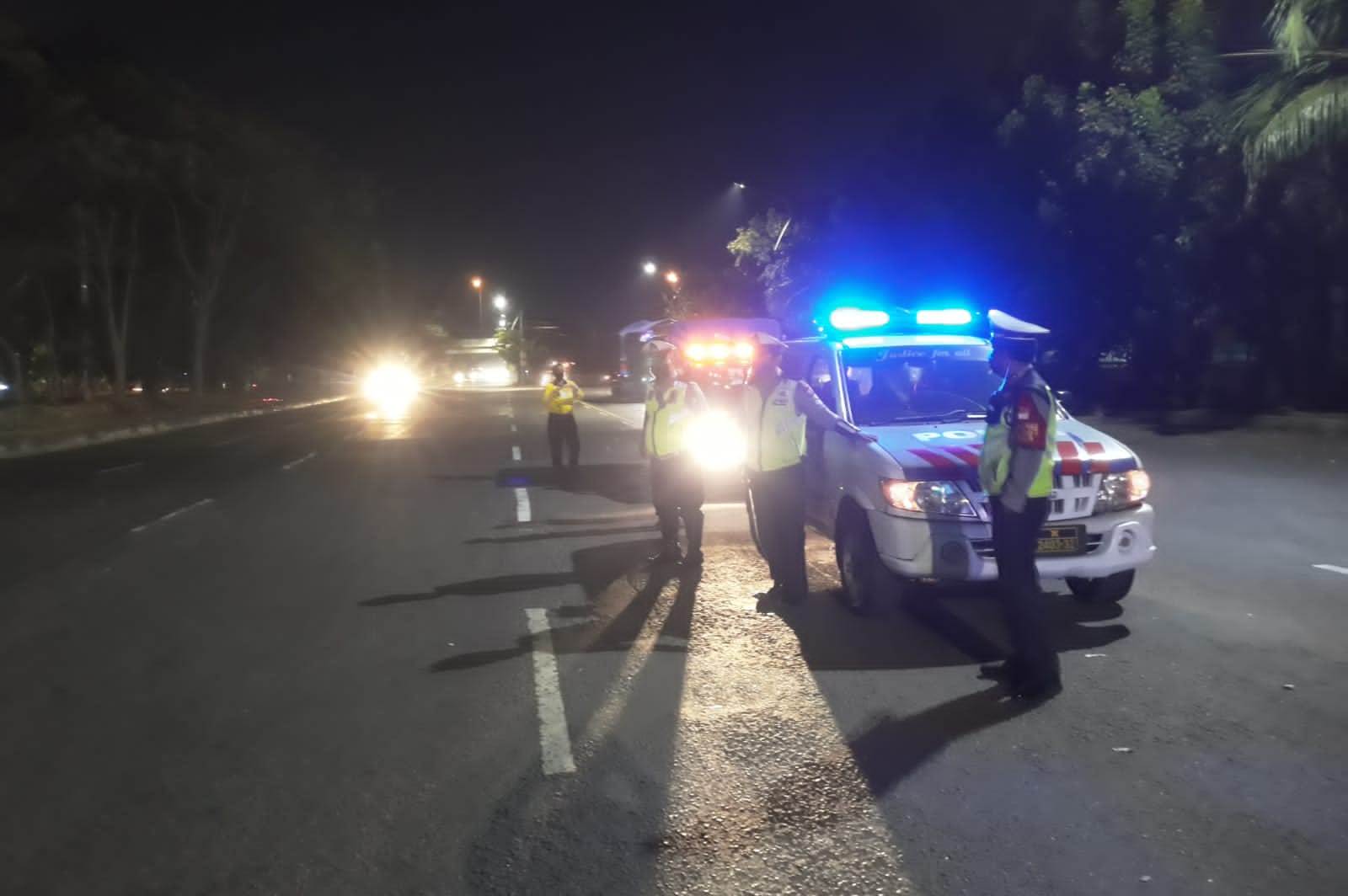 Polsek Asemrowo Jaga Situasi Kamtibmas Tetap Kondusif Lewat Patroli Mobile di Malam Hari