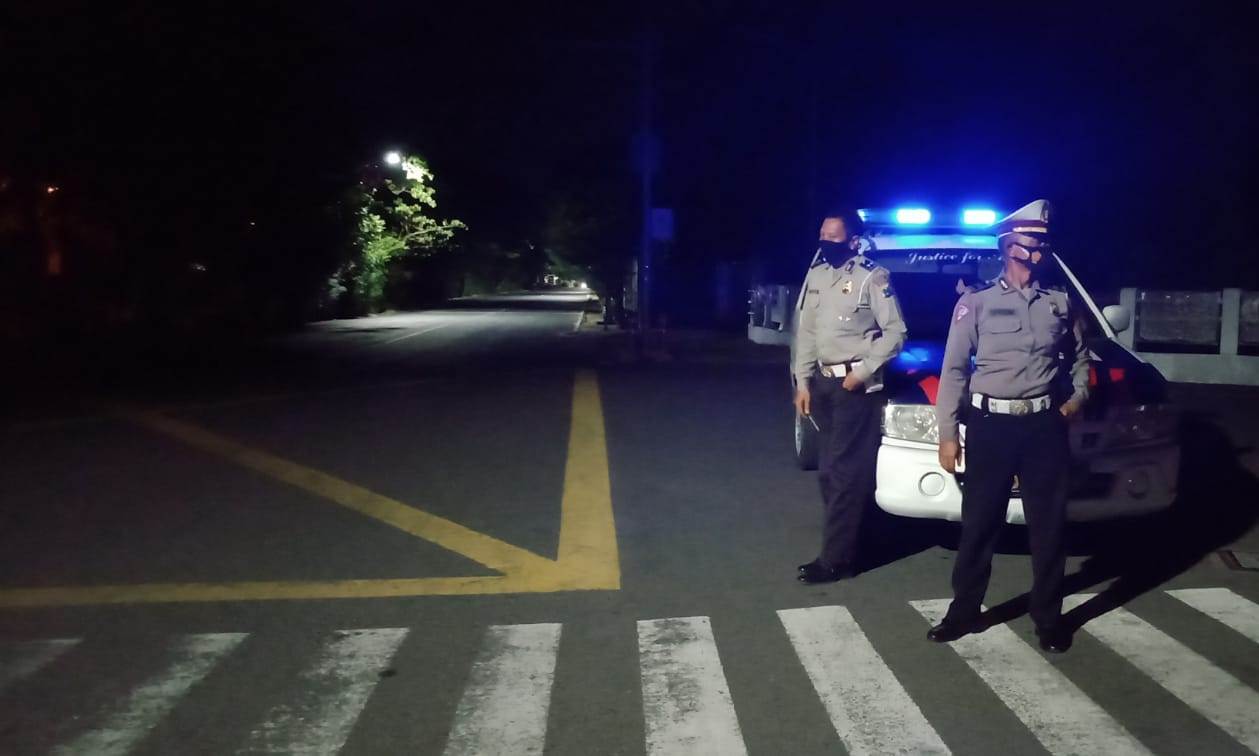 Polsek Kenjeran Gelar Patroli Mobile Jaga Keamanan Wilayah di Malam Hari